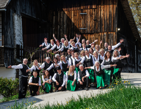 Gruppenfoto der Singgemeinschaft (©STUDIOHORST)